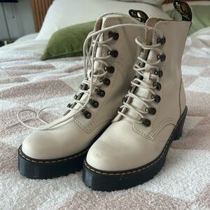 Dr. Martens/doc martens white Leona boots size 7